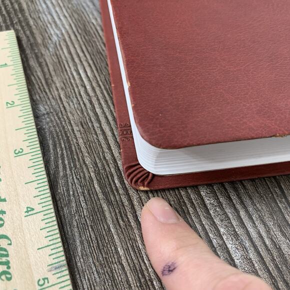 HOLY BIBLE NKJV RED LETTER EDITION NELSON LEATHERTOUCH New King James Version - Picture 6 of 11